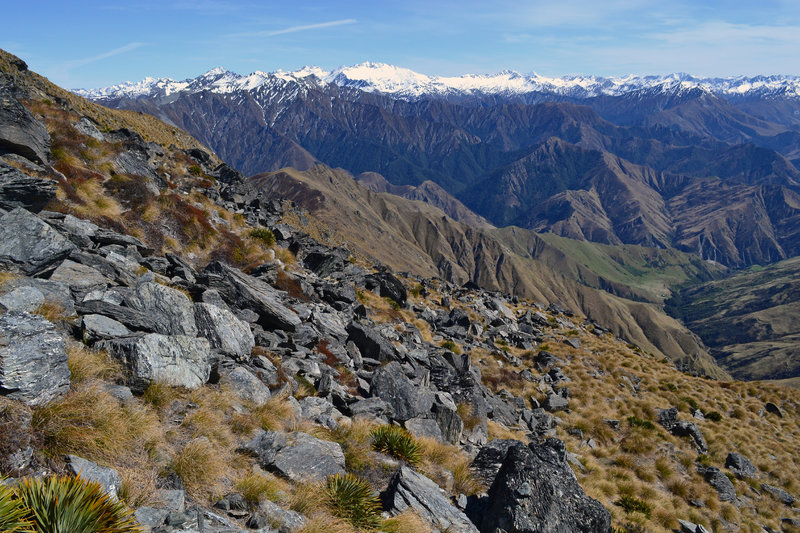 Unfolding views of the ranges to the west.