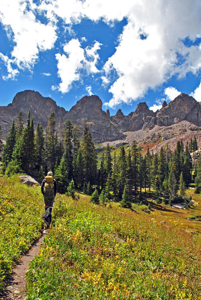 North Willow Lake Trail heading towards our destination