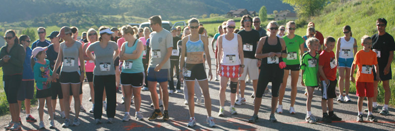 The start of the 4 mile race on Dry Park Road