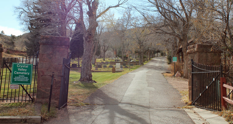 Entrance to the cemetery