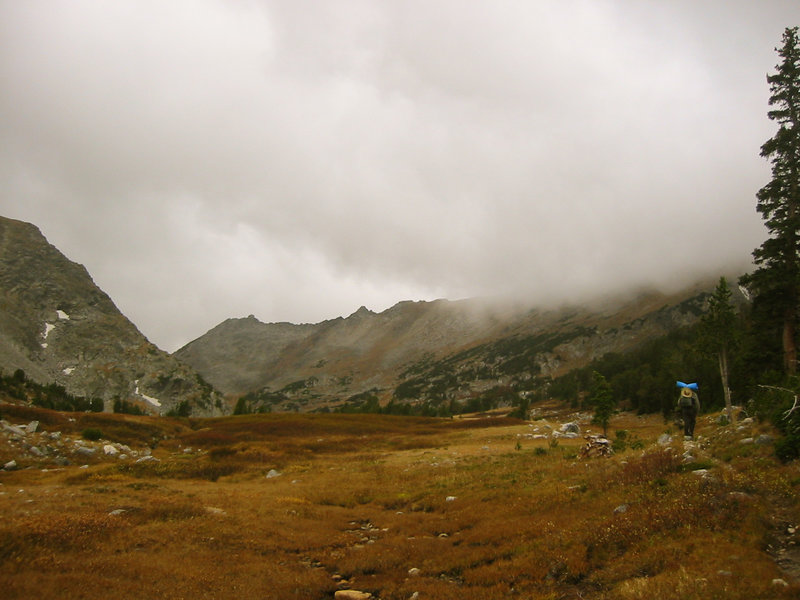 Approaching the end of the basin on the Hellroaring Creek Trail.