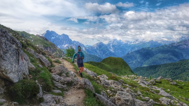 Running the rocky 452 on the way to Cinque Torri.