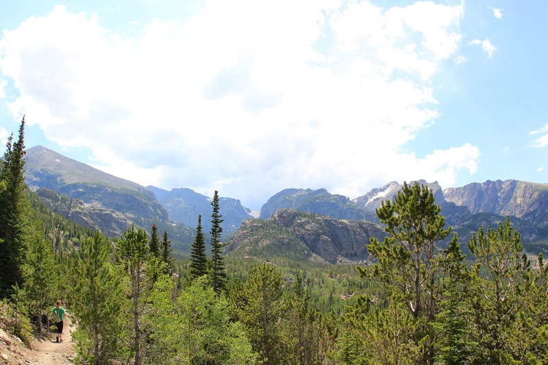 Heading west on North Longs Peak Trail (photo by daveynin)