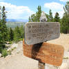 Y junction trail sign (photo by daveynin)