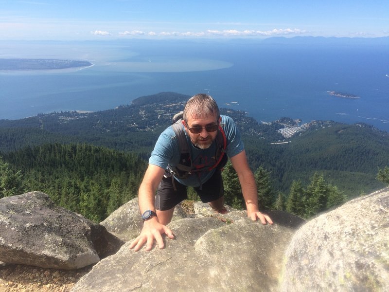 Climbing up to Eagle Bluffs on the Baden Powell Trail