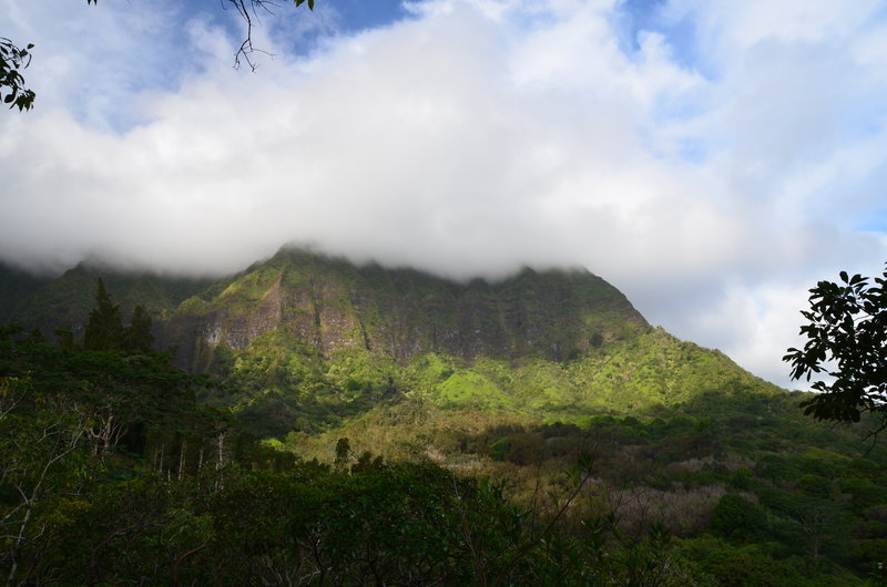 Ko`olau Range and clouds