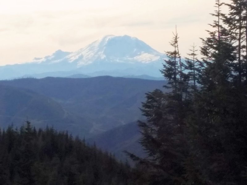 View of Mt Rainier from the ridge close to the summit of Mount Washington.