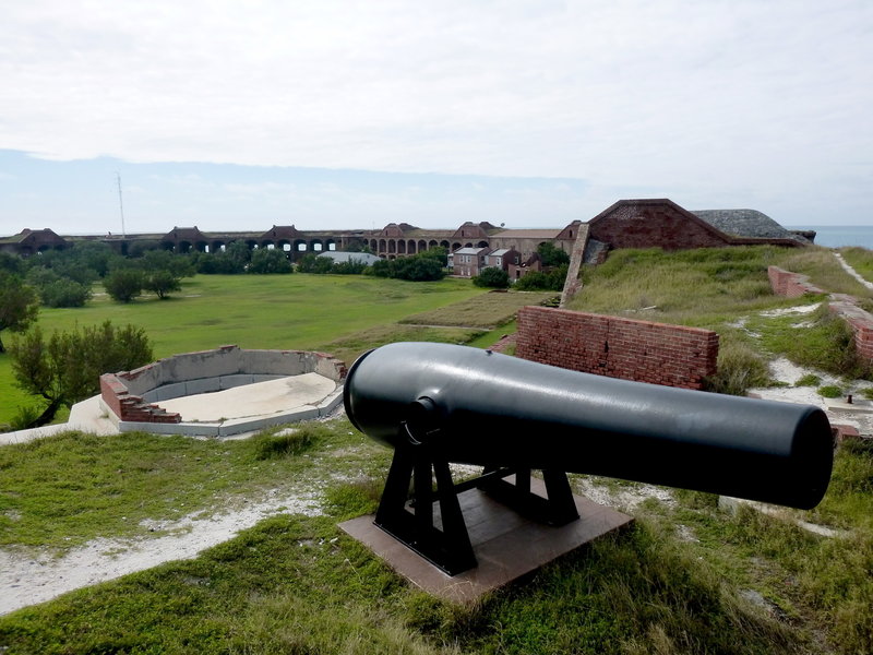 Standing on the outer ramparts, looking past one of the Parrot guns back across the inner grounds toward the boat dock.