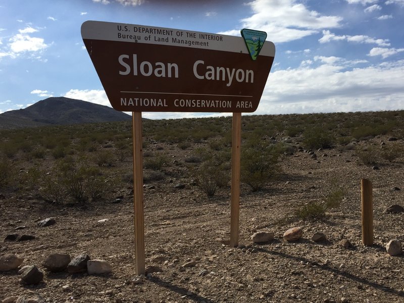 BLM's sign at the parking area letting you know that you're in the right place.