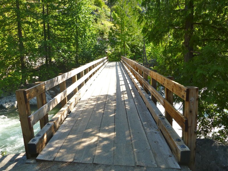 The first bridge on Snow Lakes Trail.