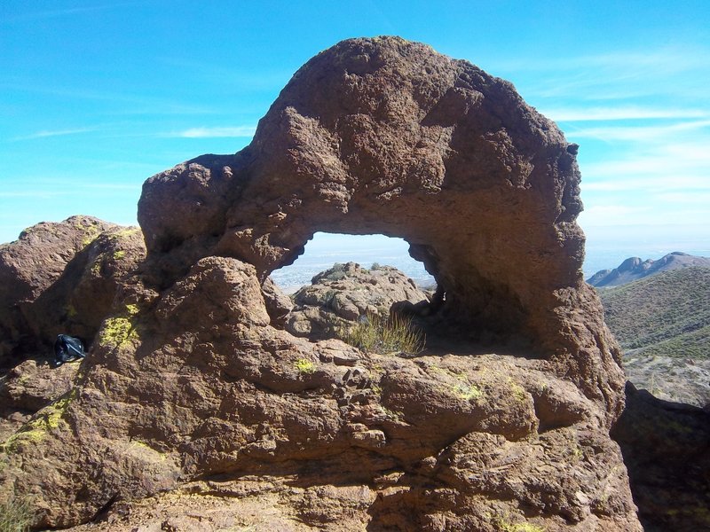 Natural arch near Mundy's Gap Road.