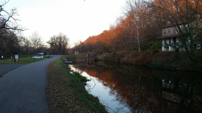 Schuylkill Canal and Locktender House.