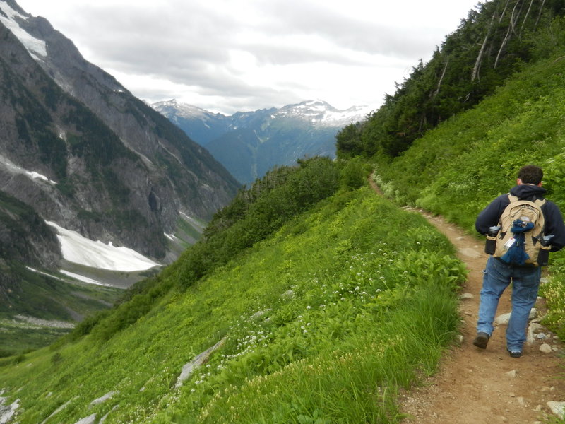 The route up to Cascade Pass is spectacular, with incredible views!