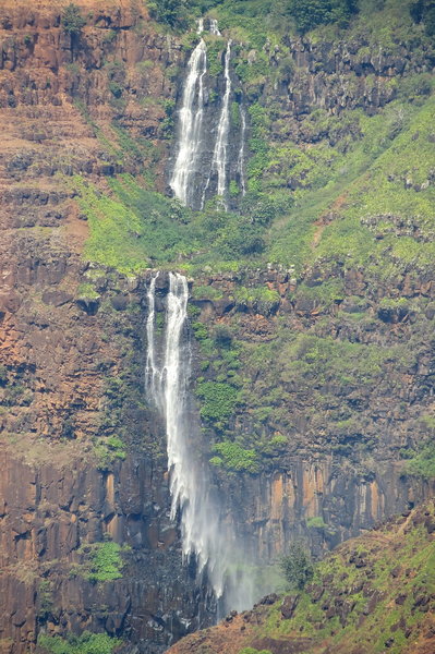 Waipo'o Falls, Waimea Canyon, Waimea - 800 foot falls!