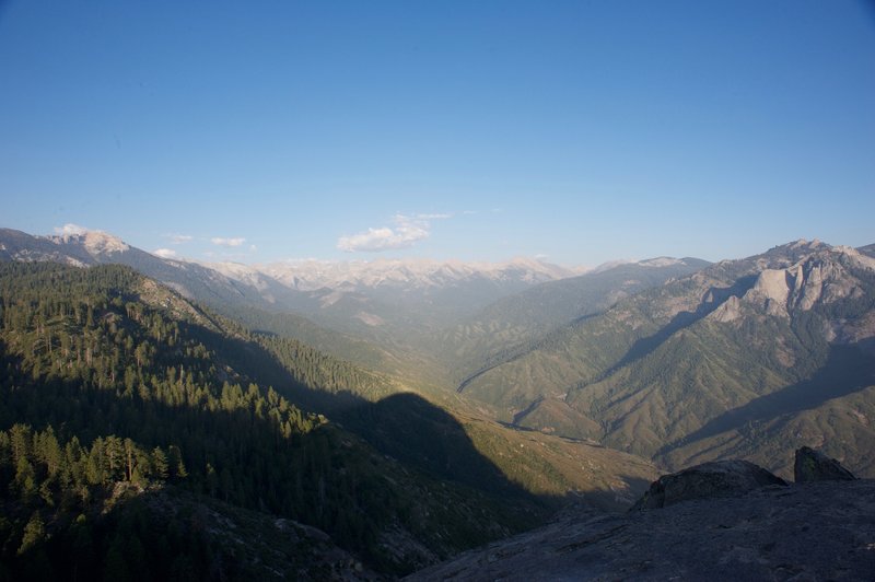 The Great Western Divide from the top of Moro Rock. The Divide separates the Kaweah River canyons in the west and the watershed of the North Fork of the Kern River on the east.