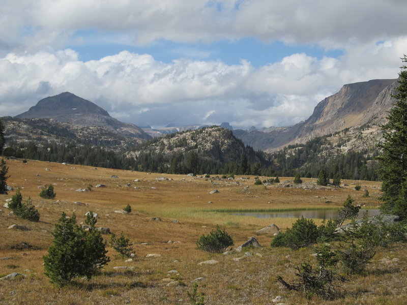 Beartooth Plateau and glaciated valley from the northern end of Island Lake.