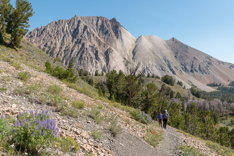 Backpackers climbing out of Chamberlain Lakes.