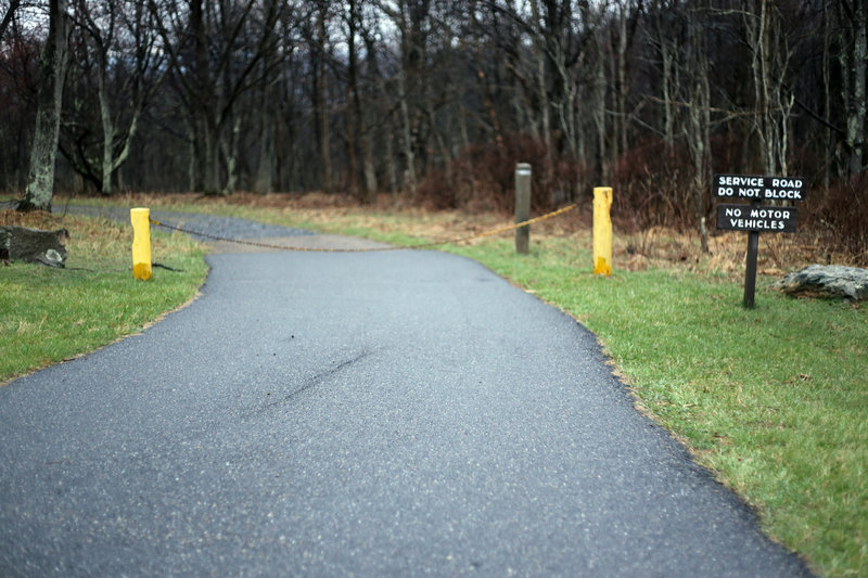 The start of the Lewis Spring Pumphouse Road.