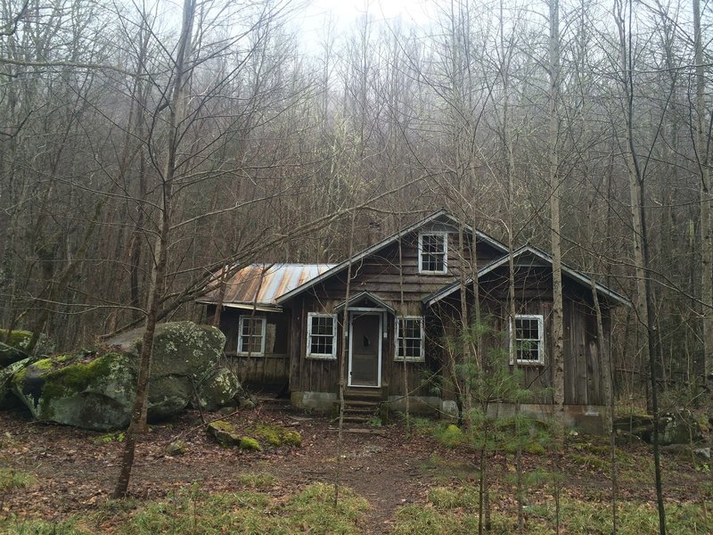 An old abandoned cottage at the beginning of the Little River Trail in Elkmont. You can find a community of vacation homes from the 1920s in Elkmont before the the Great Smoky Mountains National Park was established in 1934.