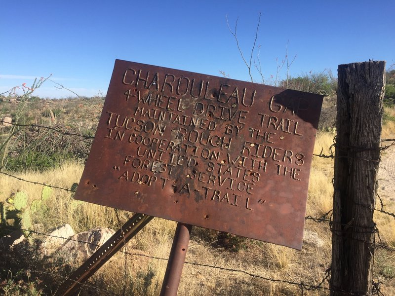 Sign marking the cattle grate at 3.25 miles into the run.