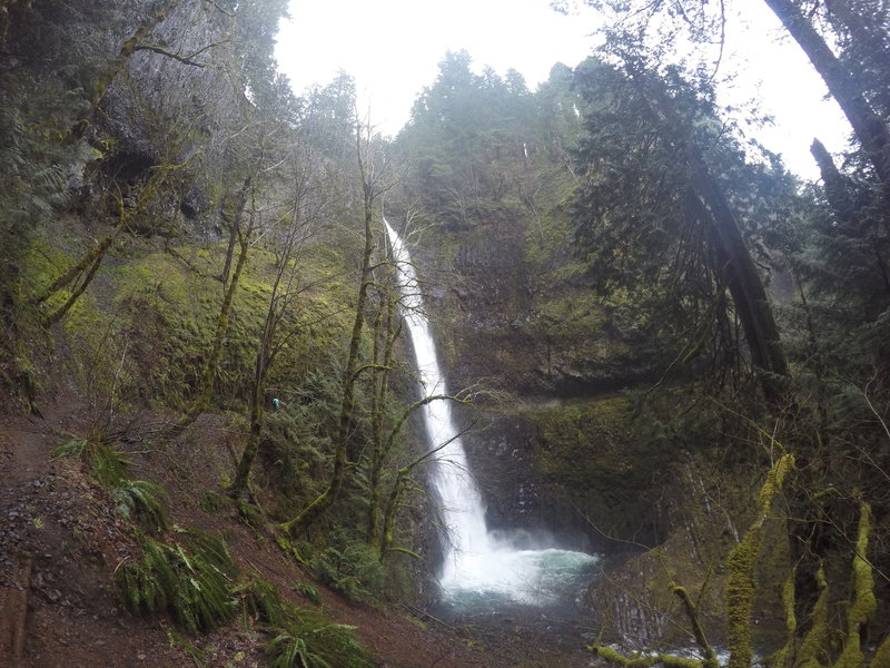 A great view of Tunnel Falls.