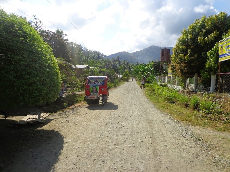 Start of dirt roadtrail.