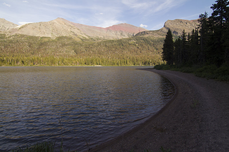 View along Elizabeth Lake on the way to Helen Lake.