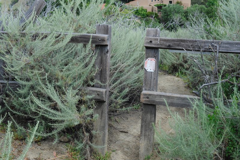 The trail that goes off to the left quickly comes to the boundary where private property begins.