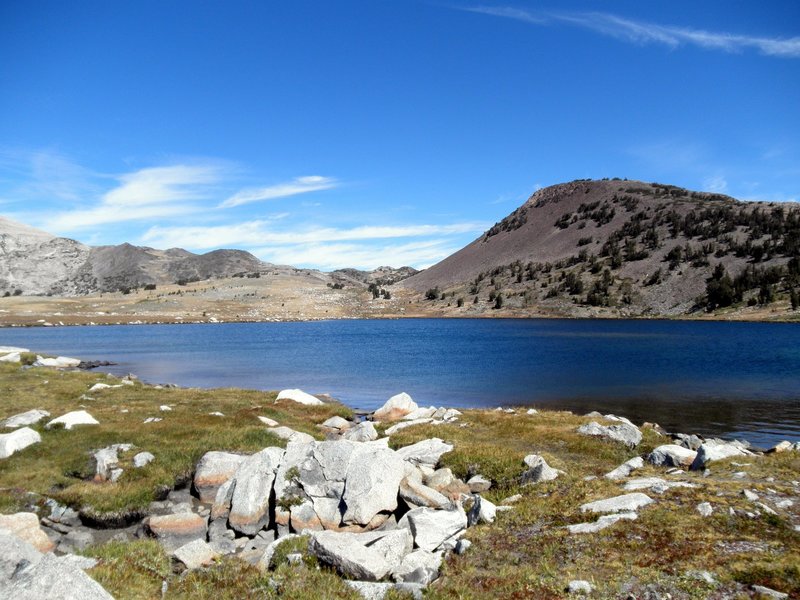 Gaylor Lake on a beautiful alpine day (photo by 4johny5).