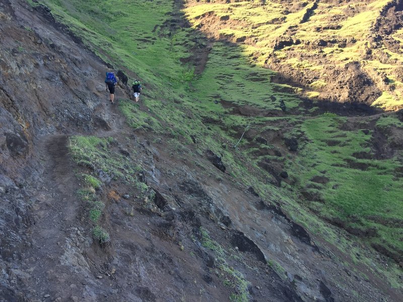 Approach from Hanakoa Valley toward Crawlers Ledge aka The Balcony.