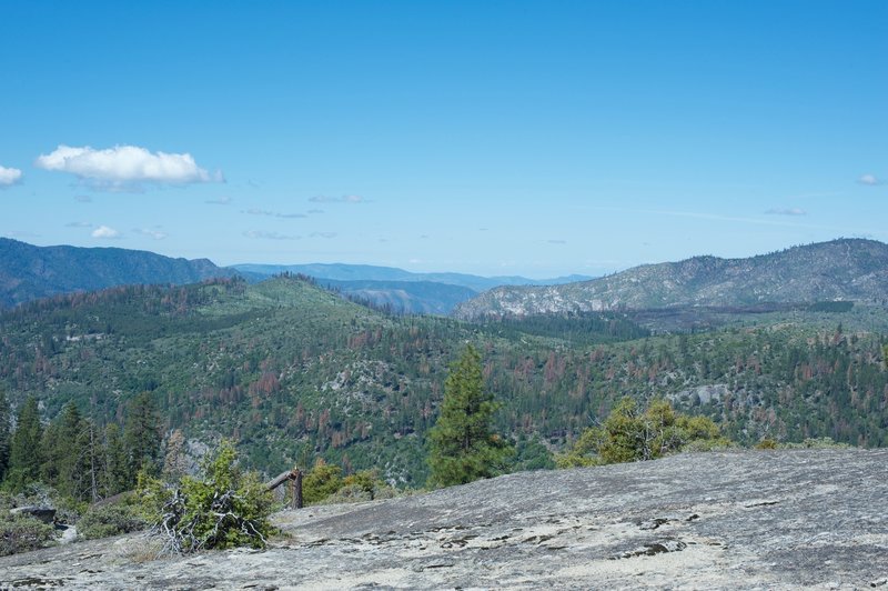 A view to the west from the top of Turtleback Dome.