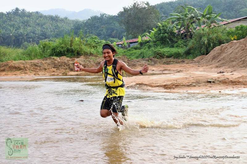 River crossing, 200m before finishing.