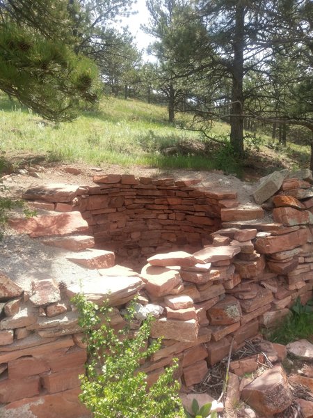 Beehive-shaped lime kiln.