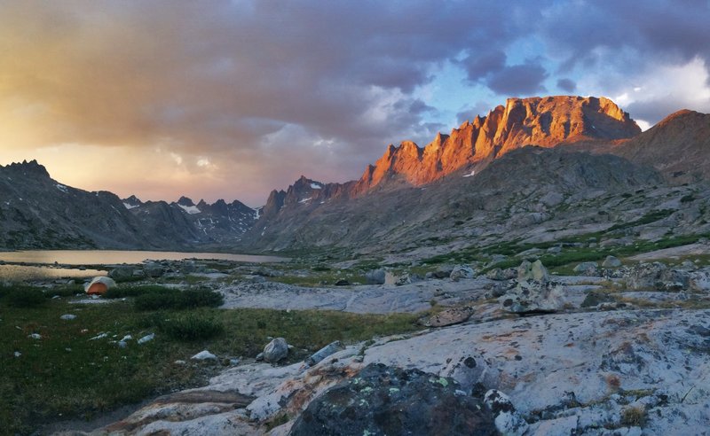 A beautiful sunset in Titcomb Basin.