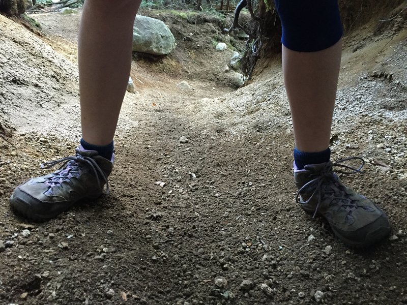 Very loose and eroded part of the trail to start