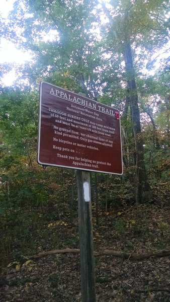 DWGNRA Sign: Appalachian Trail - Fox Gap PA to Columbia Gas Pipeline