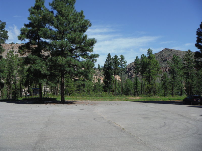 Rendija Canyon Trailhead looking north towards Guaje Mountain.