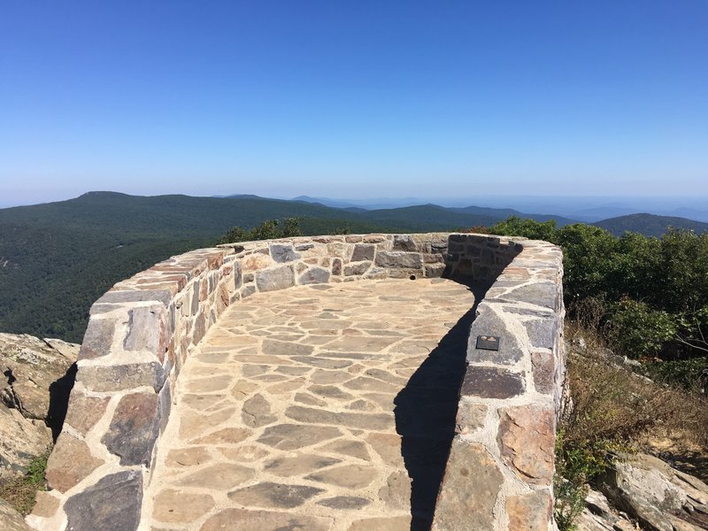 Recently refurbished viewing platform at Hawksbill Summit.