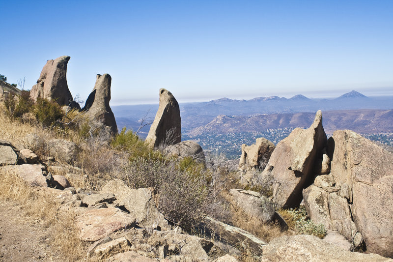 Rock formation on the way to Mount Gower. with permission from 100peaks 100peaks.com