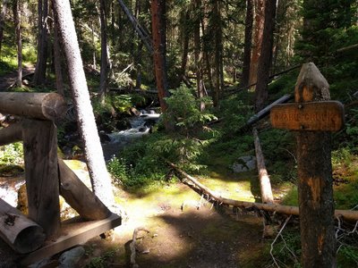 Signed Onahu Creek crossing.