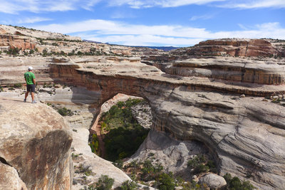 Overlooking the Sipapu Bridge.