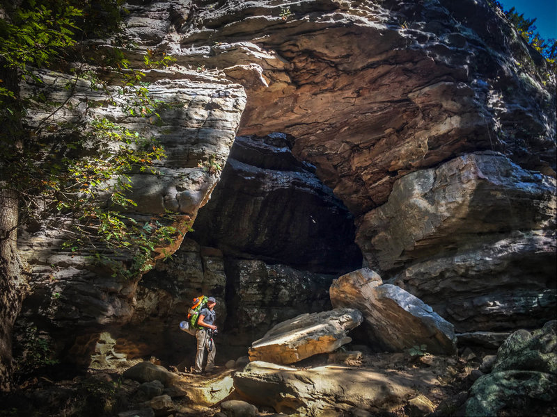 Natural arch along river to river trail just below the Pharaoh Campground.