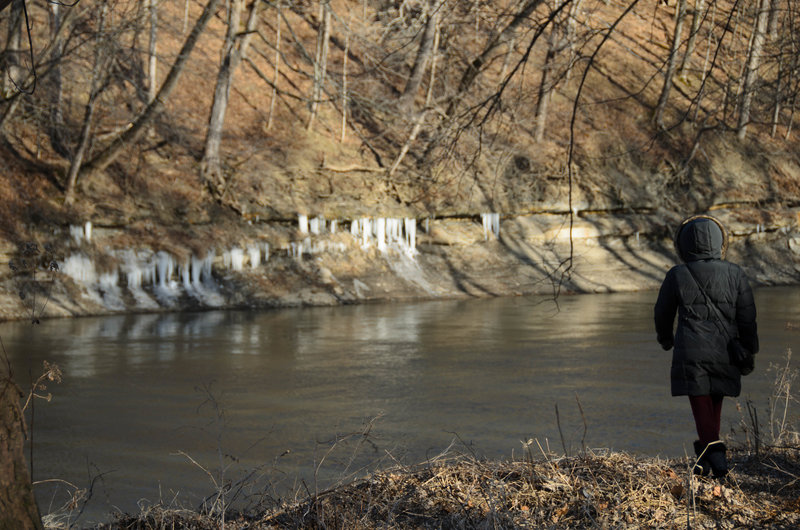 Walking along the icy riverbank of the Vermillion.