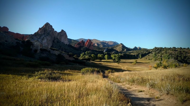 The singletrack along Ute Trail winds towards the center of the Garden.