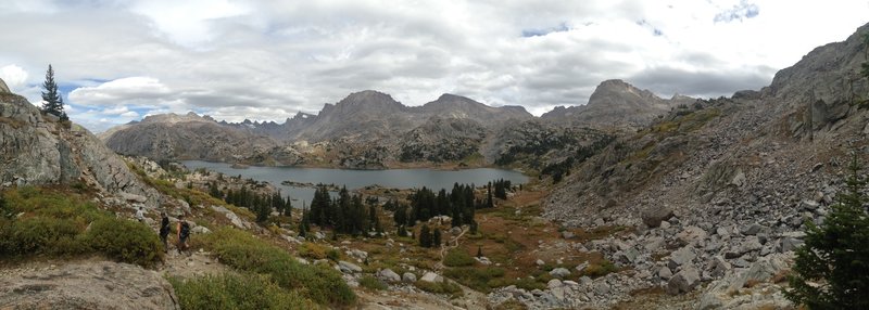 Dropping in towards Island Lake.