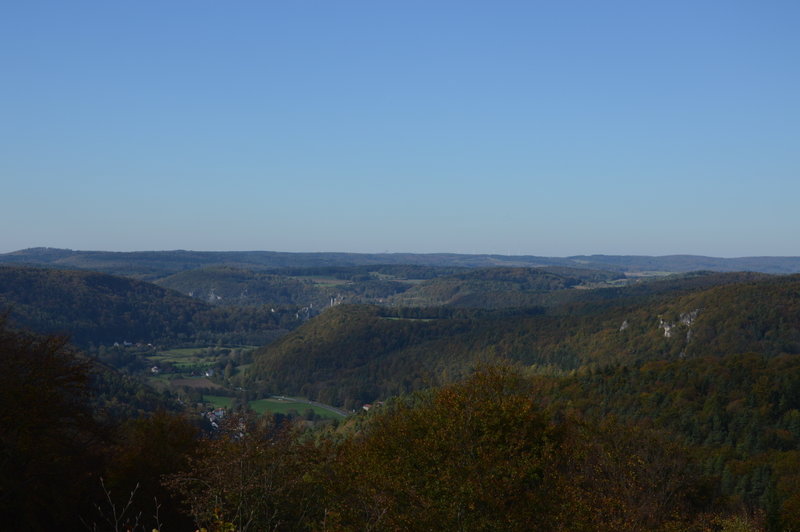 The view from Hohes Kreuz to the valley Wiesent and ruin Neideck.