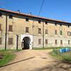 A typical farm where workers live for the different plantations seasons of the area / una tipi
<br>
ca fattoria abitata.