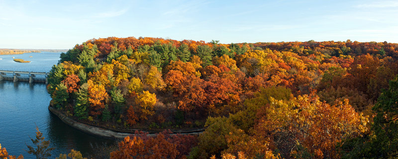 Fall colors at Starved Rock State Park.