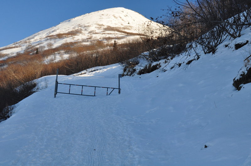 Snowy start to the trail.