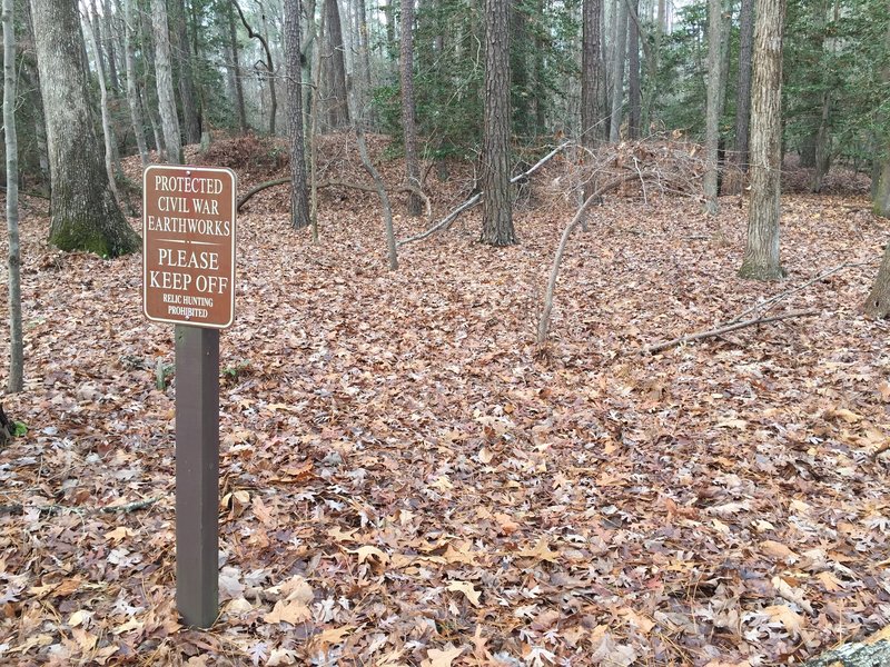 Mind the signs. Civil War Earthworks from the Peninsular Campaign.